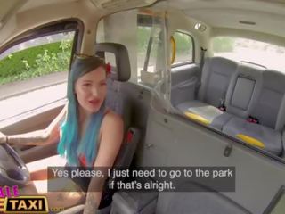 Perempuan palsu teksi musim panas masa fuck untuk passenger