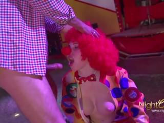Im zirkus conny fickt håla clownen, fria högupplöst x topplista filma 52