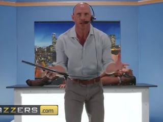 Brazzers - mom aku wis dhemen jancok news anchors alexis fawx and luna star fuck the paige
