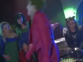 Joker fucks 2 nebuna hotties în xxx parodie de batman