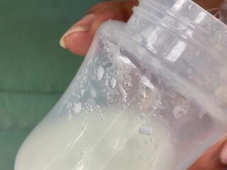 Ebenholts momen massage enormt mes och sprutar mjölk för youtube