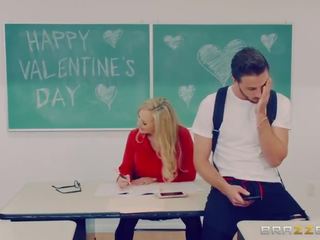 Milf - poredne učitelj brandi ljubezen jebe ji študent