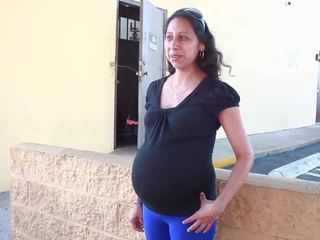 Terhes street-41 év régi -val second pregnancy: trágár csipesz f7