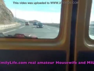 Livecam -től egy amatőr bevállalós anyuka háziasszony autó emily